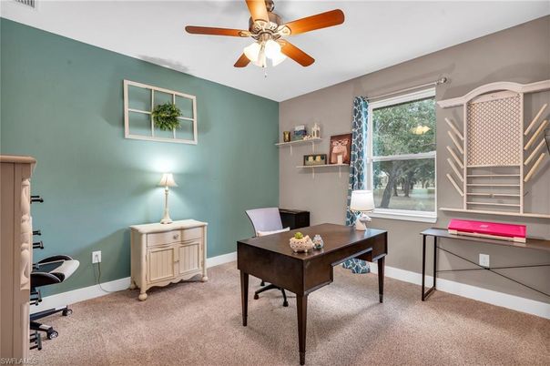 Home Office, Interior