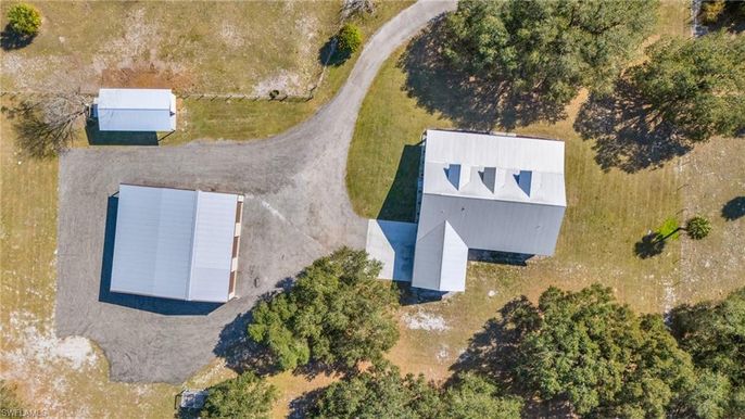 Exterior, Drone