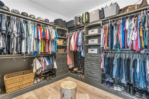 Interior, Walk-in Closets, Wood Texture Flooring
