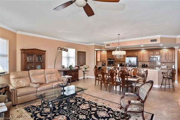Dining room, Interior, Kitchen, Living room, Pendant Lights, Recessed Lighting, Stainless Steel Appliances