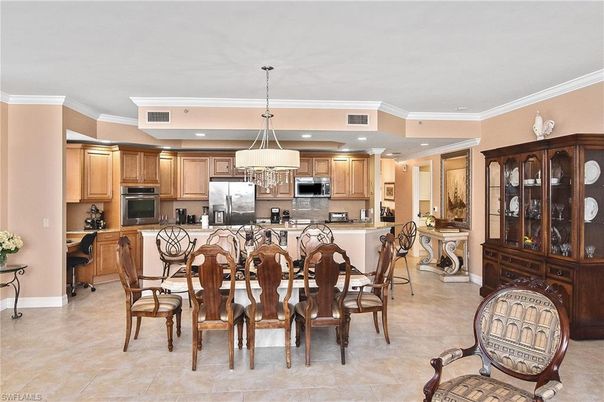 Chandelier, Dining room, Interior, Kitchen, Pendant Lights, Recessed Lighting, Stainless Steel Appliances