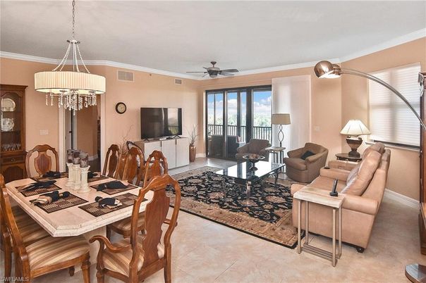 Chandelier, Dining room, Interior, Living room, Pendant Lights