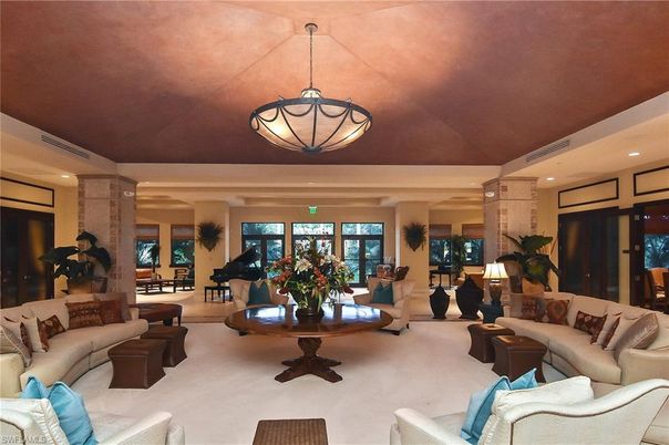 Interior, Living room, Pendant Lights, Piano, Recessed Lighting