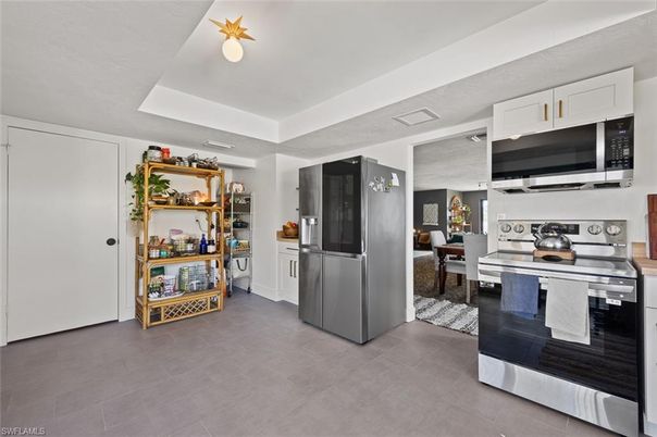 Dining room, Interior, Kitchen, Stainless Steel Appliances