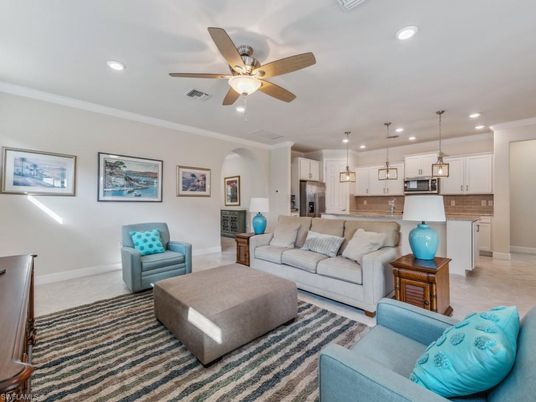 Interior, Kitchen, Living room, Pendant Lights, Recessed Lighting, Stainless Steel Appliances