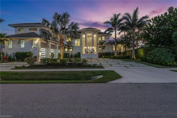 Backyard, Exterior, Facade, Mediterranean