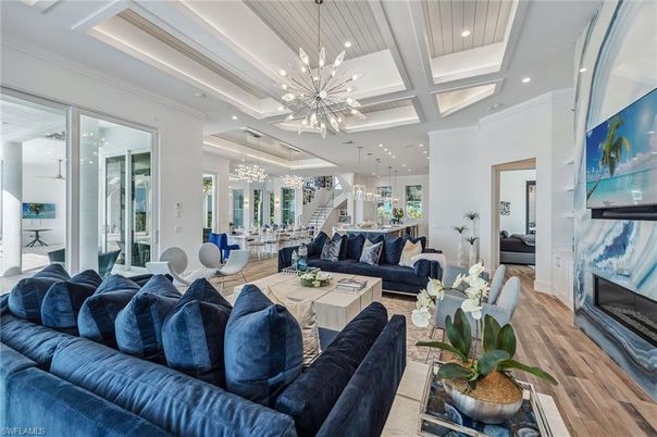 Dining room, Interior, Living room, Pendant Lights, Recessed Lighting, Wood Texture Flooring