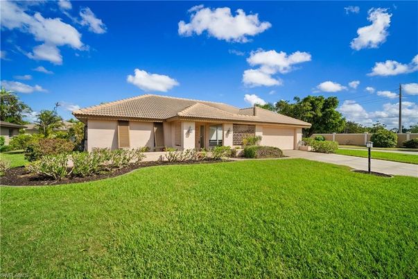 Attached, Backyard, Exterior, Facade, Brick Facade, Ranch