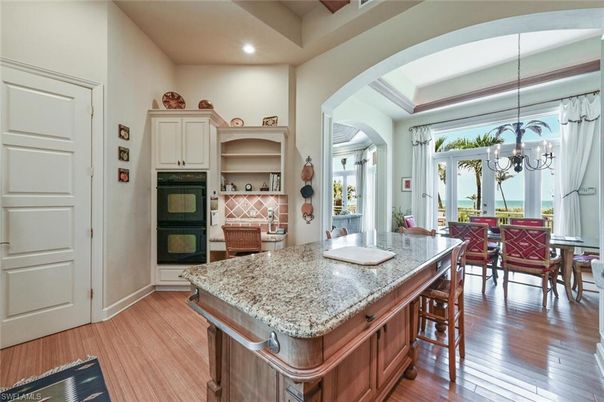 Chandelier, Dining room, Interior, Recessed Lighting, Wood Texture Flooring