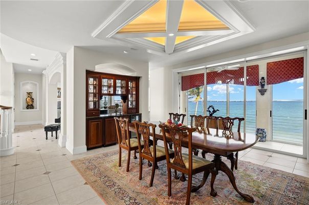 Dining room, Interior, Recessed Lighting, Water