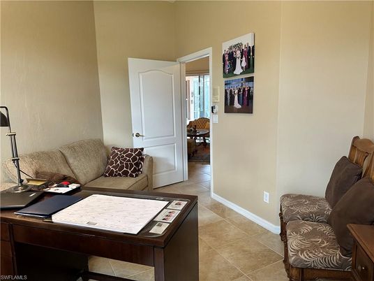 Home Office, Interior