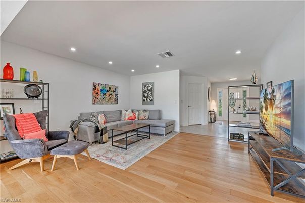 Interior, Living room, Recessed Lighting, Wood Texture Flooring