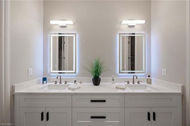 Bathroom, Dual Sink Vanities, Interior