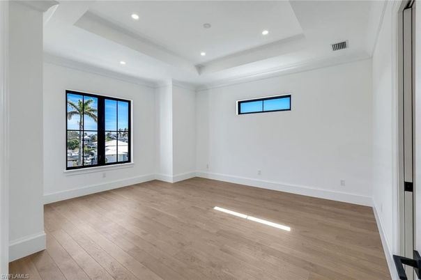 Empty room, Interior, Recessed Lighting, Wood Texture Flooring