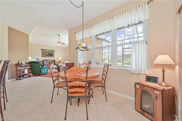Dining room, Interior, Living room, Pendant Lights