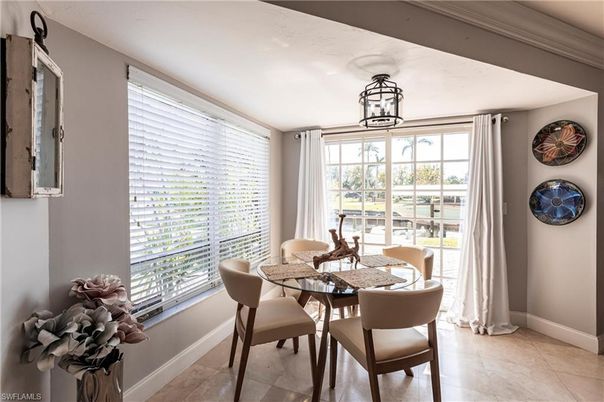 Dining room, Interior