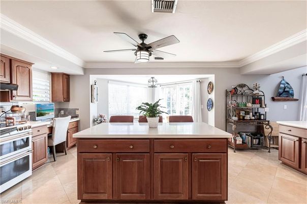 Dining room, Interior, Kitchen, Recessed Lighting