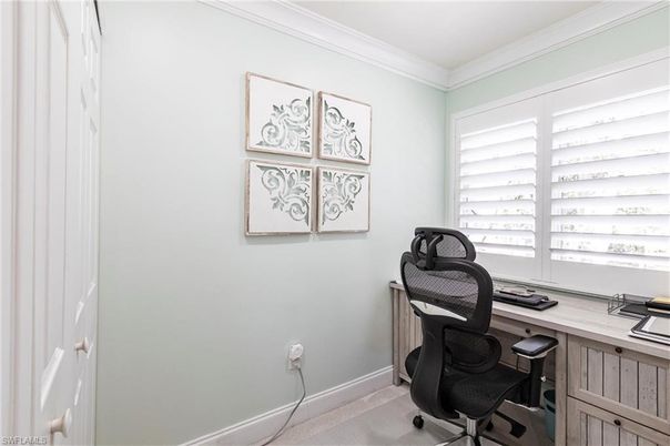 Home Office, Interior