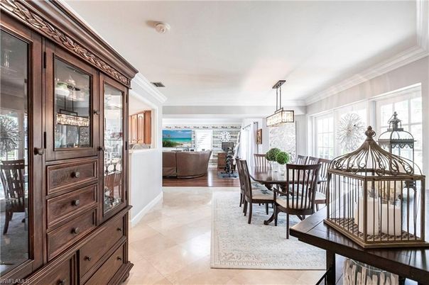 Dining room, Interior, Living room, Pendant Lights