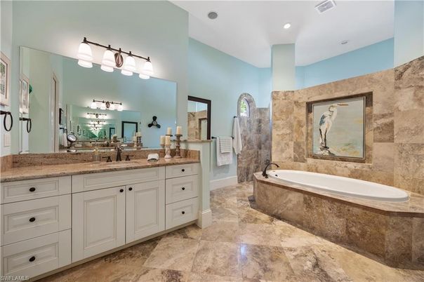Bathroom, Dual Sink Vanities, Interior, Recessed Lighting