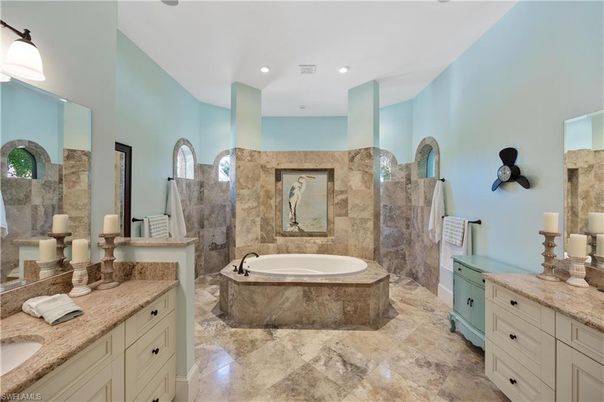 Bathroom, Dual Sink Vanities, Interior, Recessed Lighting