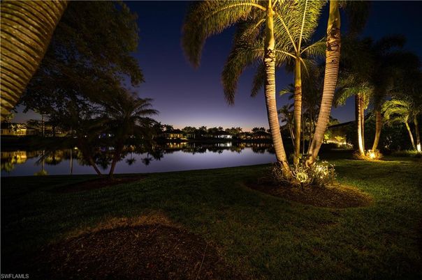 Exterior, Lake