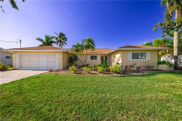 Attached, Backyard, Exterior, Facade, Ranch