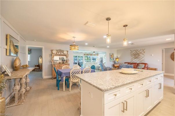 Dining room, Interior, Kitchen, Pendant Lights, Recessed Lighting, Wood Texture Flooring