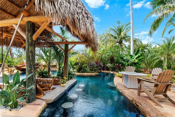 Exterior, Hot Tub, Pool