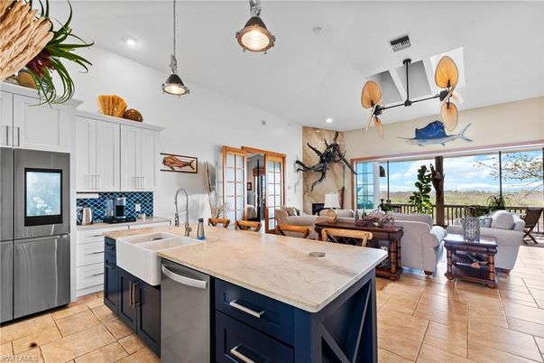 Interior, Kitchen, Living room, Pendant Lights, Recessed Lighting, Stainless Steel Appliances
