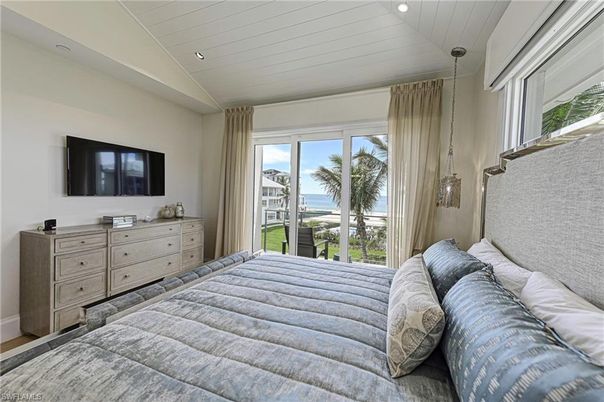 Bedroom, Interior, Recessed Lighting, Water