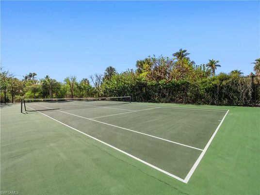 Exterior, Tennis Courts