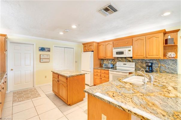 Interior, Kitchen, Recessed Lighting