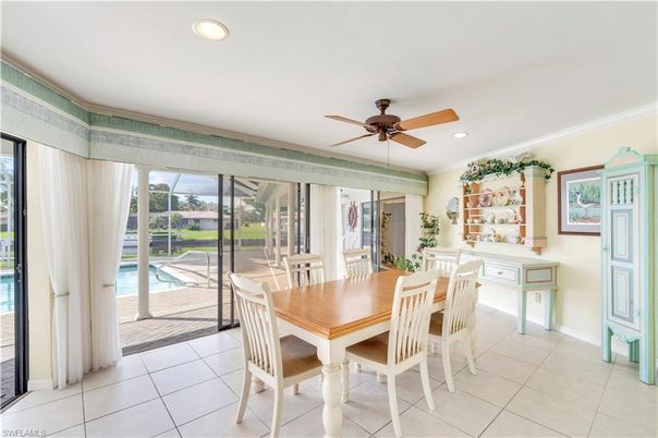 Dining room, Interior, Recessed Lighting