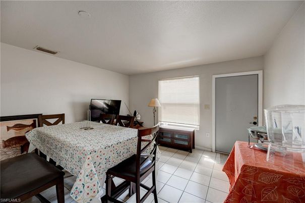 Dining room, Interior