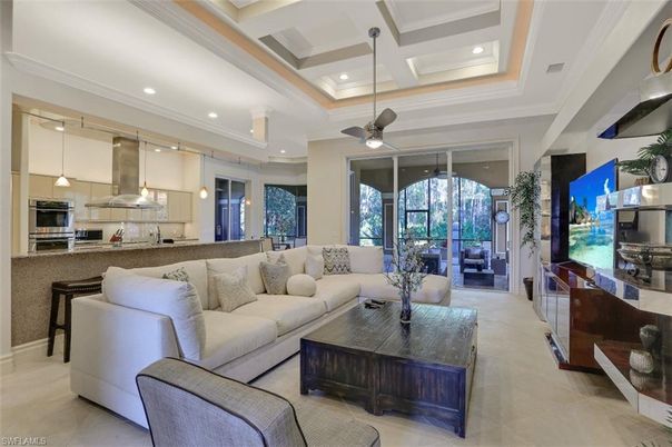 Interior, Kitchen, Living room, Pendant Lights, Recessed Lighting, Stainless Steel Appliances