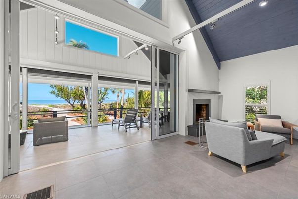 Fireplace, Interior, Living room, Water
