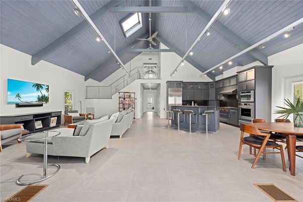 Dining room, Interior, Kitchen, Living room, Stainless Steel Appliances