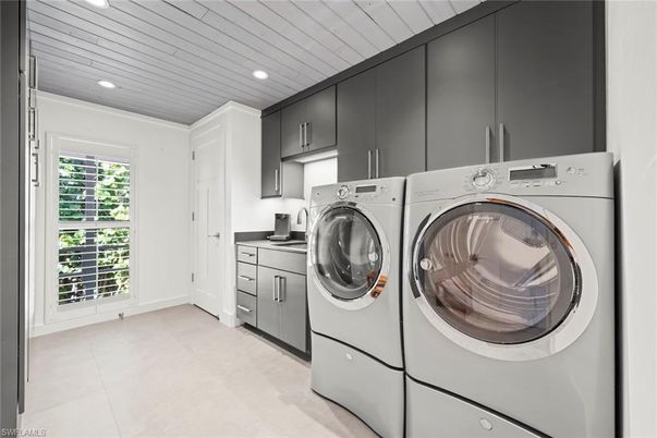 Interior, Recessed Lighting, Utility Closets, Washer