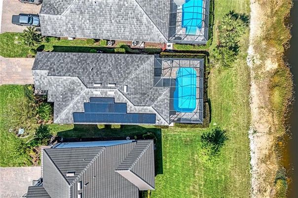 Exterior, Drone