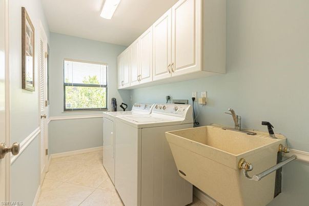 Interior, Washer