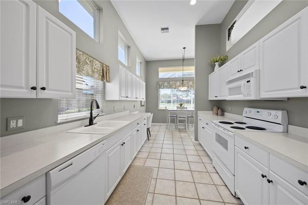 Dining room, Interior, Kitchen, Pendant Lights, Recessed Lighting