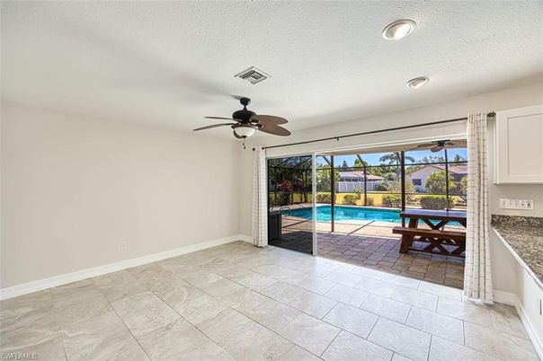 Interior, Pool, Sun Room