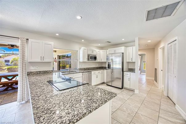 Dining room, Interior, Kitchen, Recessed Lighting, Stainless Steel Appliances