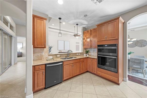 Dining room, Interior, Kitchen, Pendant Lights, Recessed Lighting
