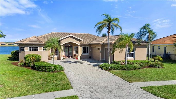 Backyard, Exterior, Facade, Water, Mediterranean