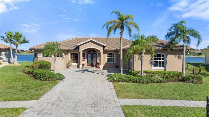 Backyard, Exterior, Facade, Mediterranean