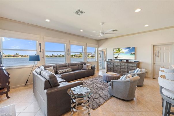 Interior, Living room, Recessed Lighting, Water