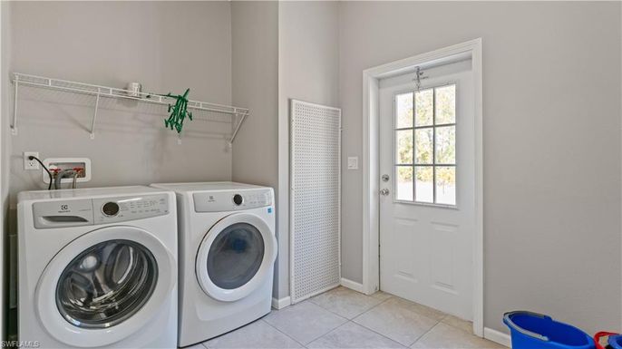Interior, Washer