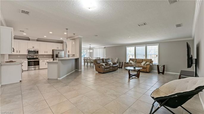 Interior, Kitchen, Living room, Pendant Lights, Recessed Lighting, Stainless Steel Appliances